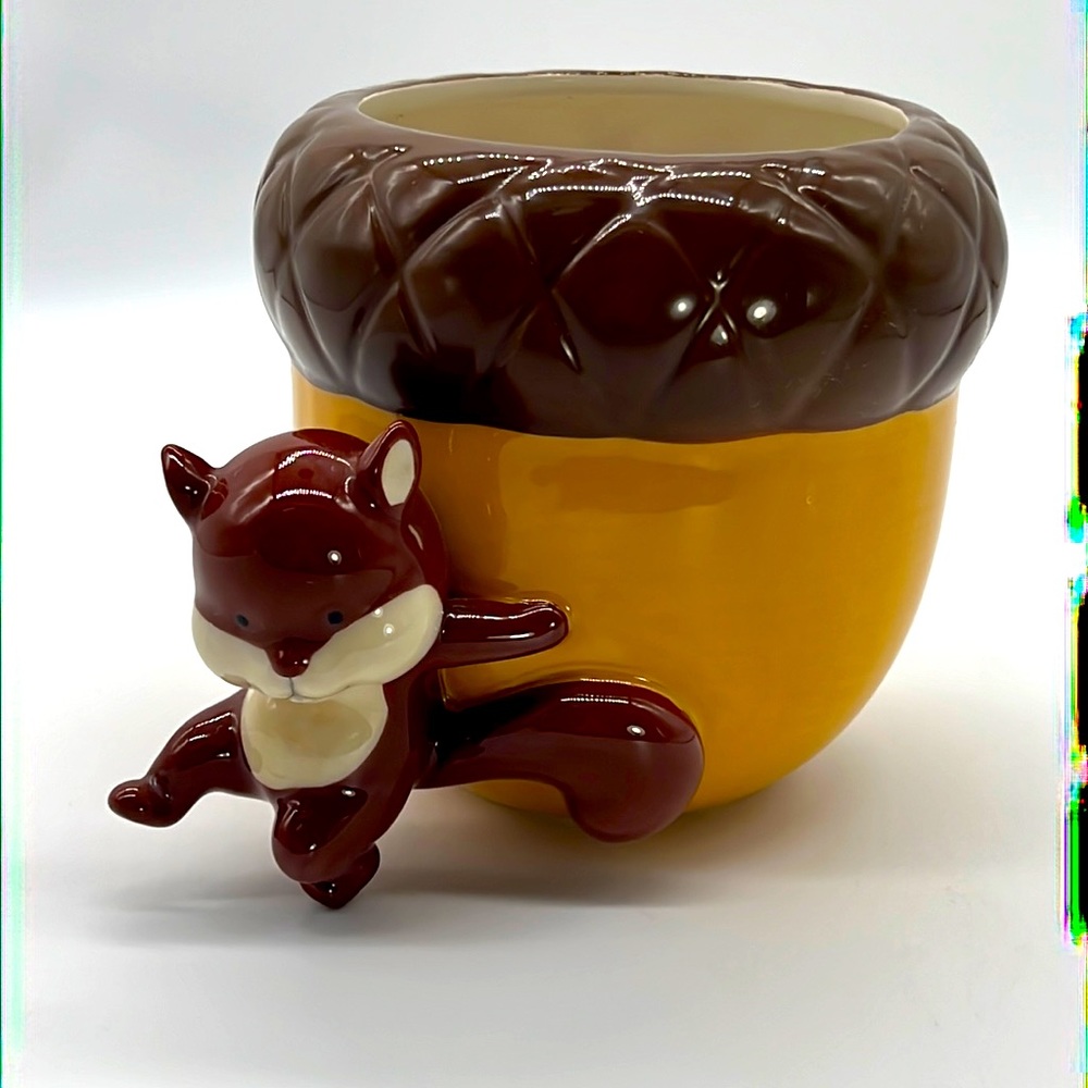 Squirrel and Acorn Planter 3.5”